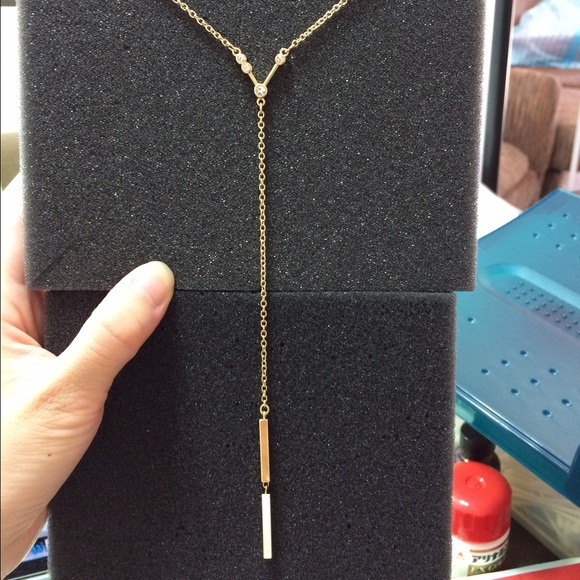 Ashley Olsen and Mary-Kate Olsen andromeda lariat