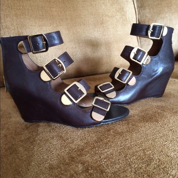 BCBG Generation Chocolate brown hidden wedges