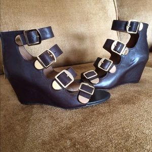 BCBG Generation Chocolate brown hidden wedges