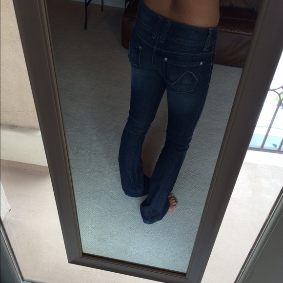 Guess Jeans - Picture 2 of 3