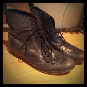 Steve Madden black booties