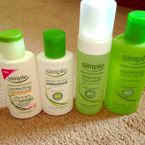 Like new, used 3 times, simple skincare set