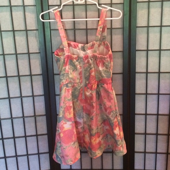 Floral mini dress - Picture 2 of 2