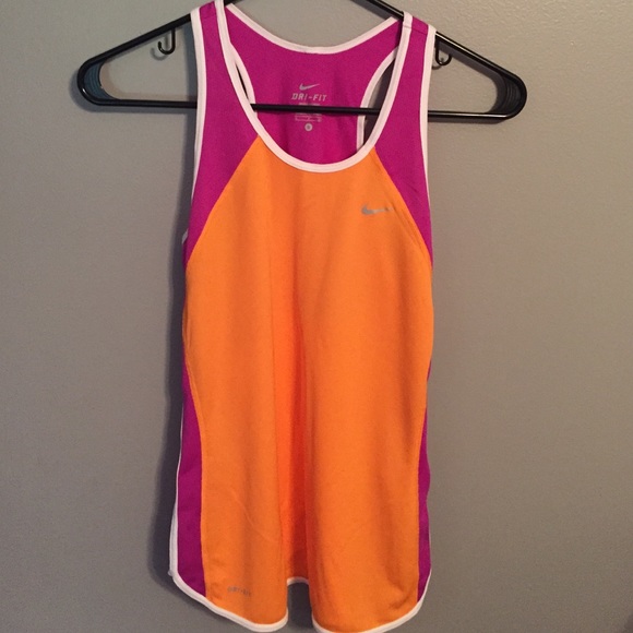 Nike top