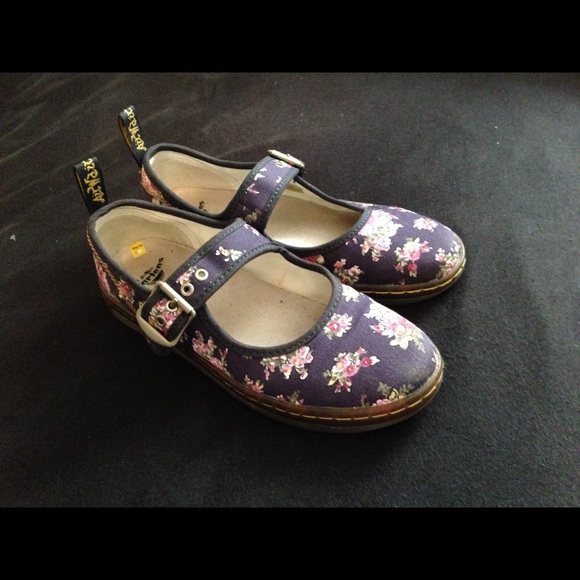 Dr. Martens Shoes - Dr. Marten floral Mary Janes