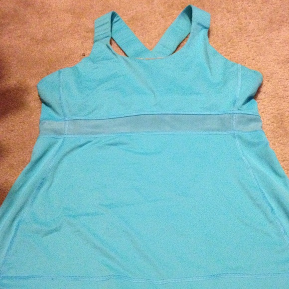 Light blue running tank size 6
