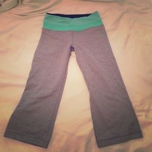 Barely worn lulu lemon capri work out pants