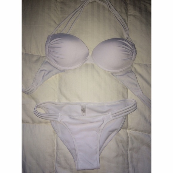 Simple white 2 piece bikini