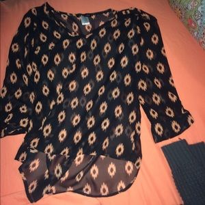 Cute shirt goes great with leggings or jeans