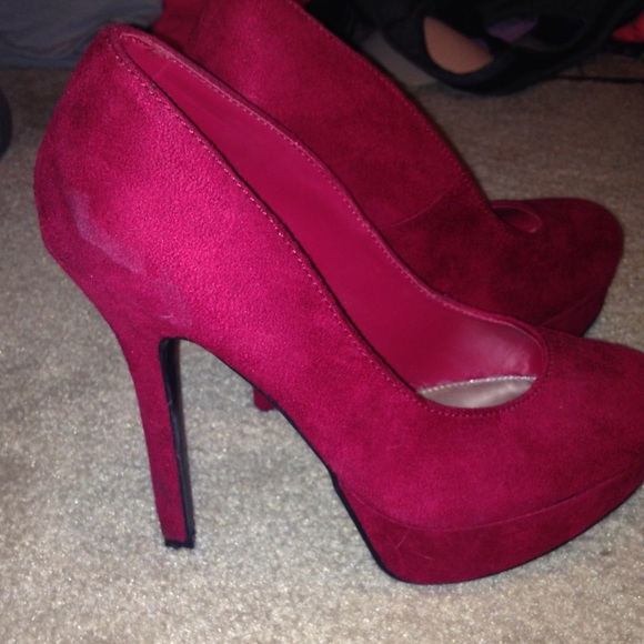 Red platforms - Picture 2 of 4