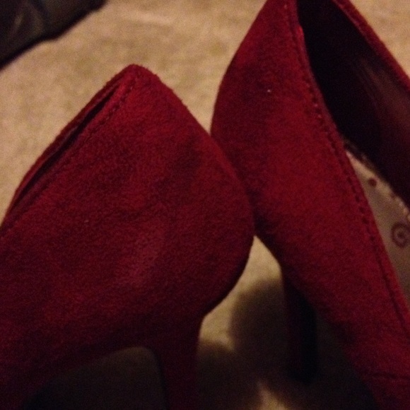 Red platforms - Picture 4 of 4