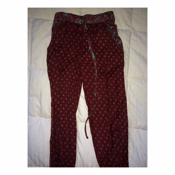 Red boho patterned pants w multicolor design