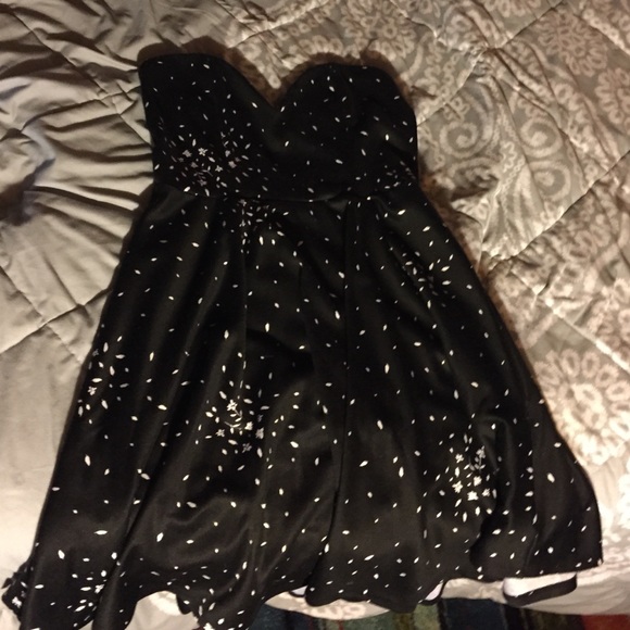 Strapless casual black dress