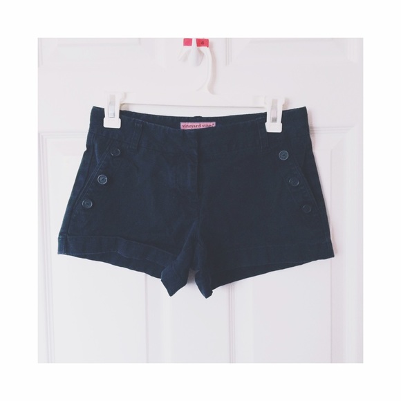Vineyard Vines size 0 navy shorts