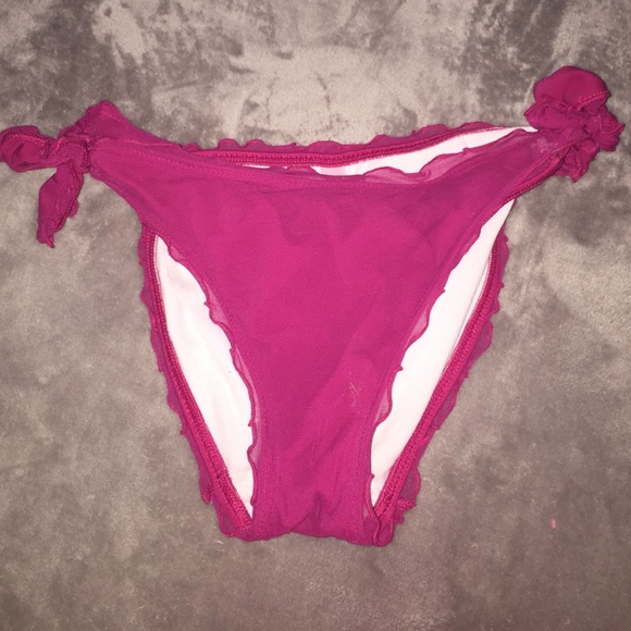 VS Ruffle Bikini Bottom - Picture 1 of 2