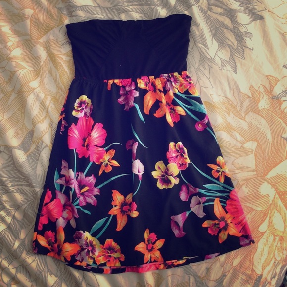 Strapless summer dress🌺🌼