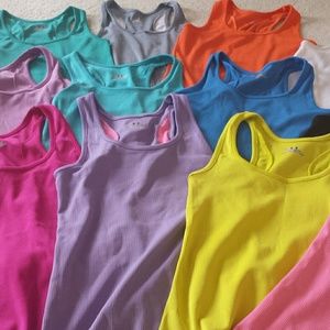 UA heatgear tanks + capri active wear bundle