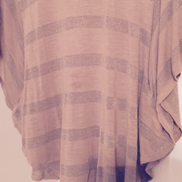 Flowy bat sleeved top - Picture 2 of 4