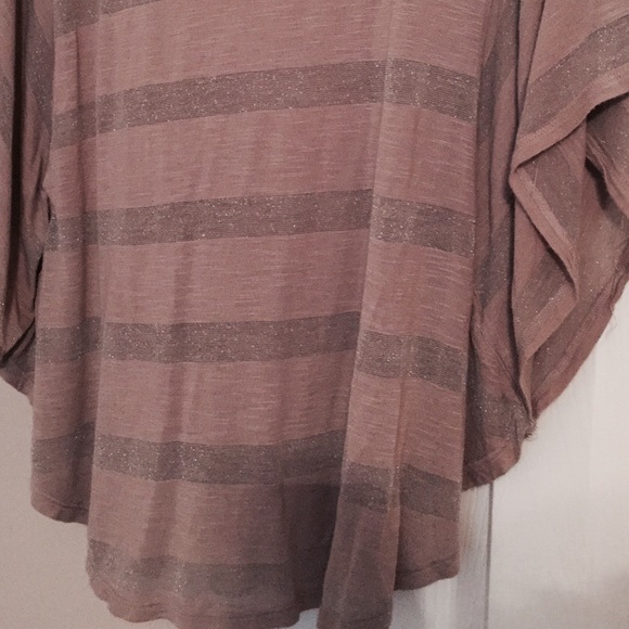 Flowy bat sleeved top - Picture 4 of 4