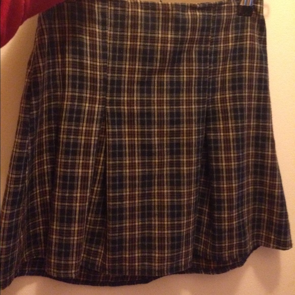Brandy Melville Kaitlee Skirt - Picture 3 of 3