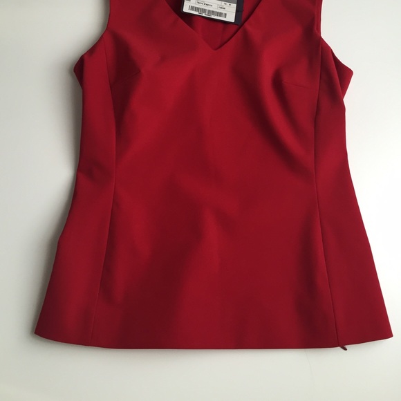 🎉 PRADA Sleeveless Red Knit Top - Picture 3 of 7