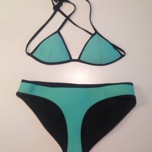 Triangl Bikini ✨PRICE HAS BEEN DROPPED!✨