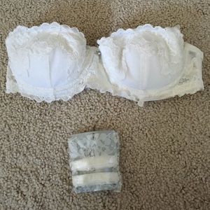 White Lacey strapless bra