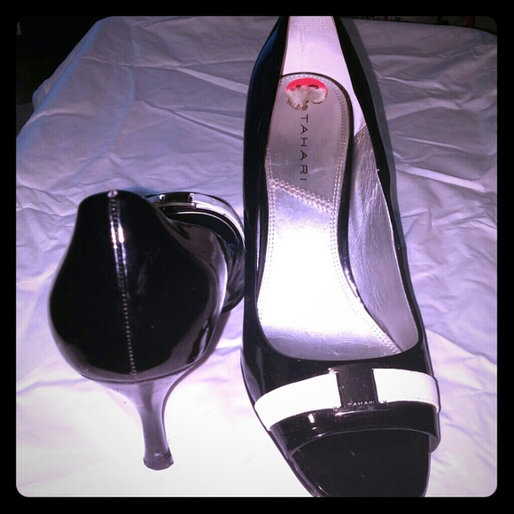 Black and White TAHARI