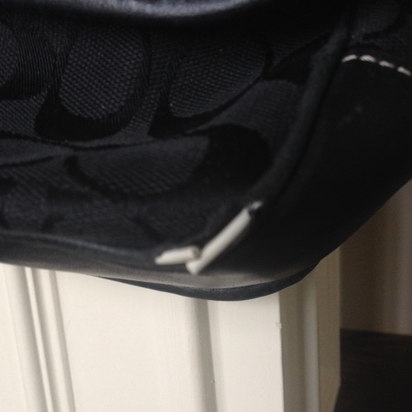 Authentic Black fabric and leather Coach bag - Picture 4 of 4