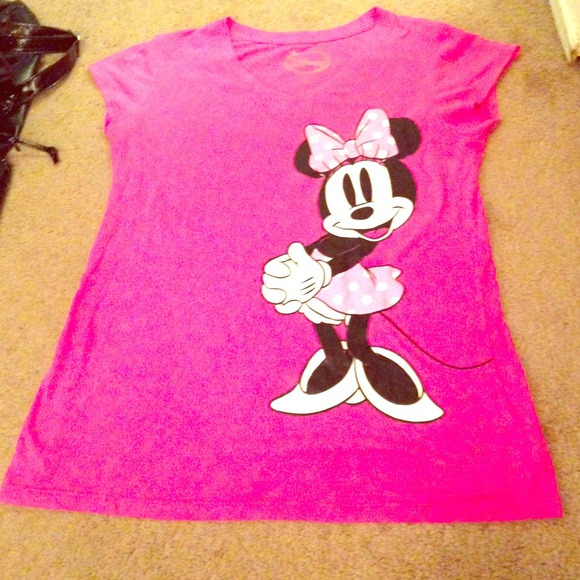 Minnie Mouse v-neck shirt