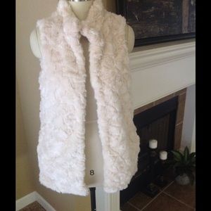 Ivory Fur Vest with Pockets! NWOT