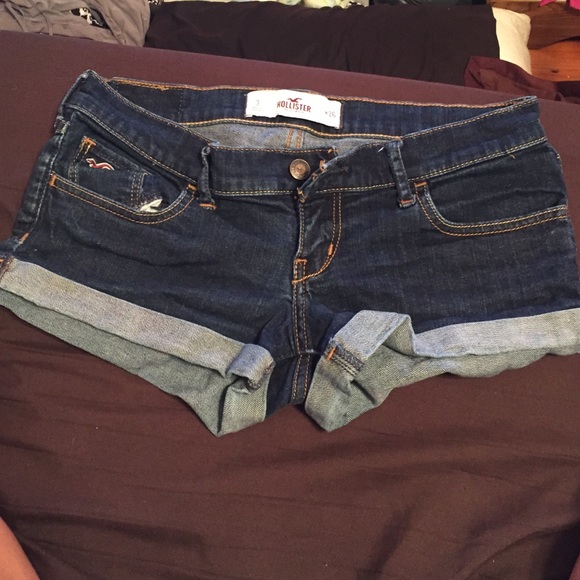 Hollister Shorts - Picture 2 of 3