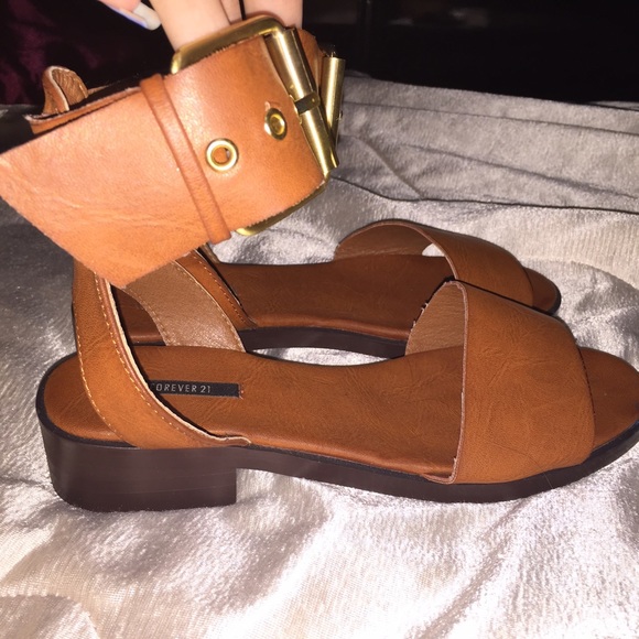 Brand new brown sandals