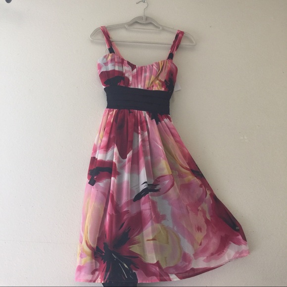 NWT floral dress - Picture 3 of 3