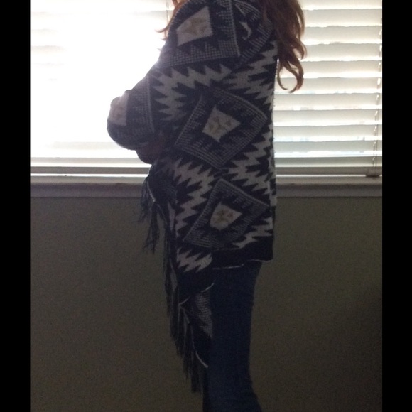 S/M Patterned Cardigan - Picture 3 of 3