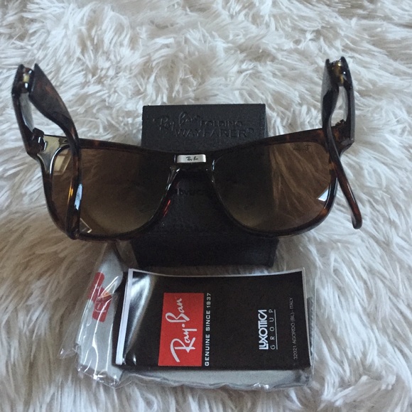 RayBan 4105 Wayfarer Folding Sunglasses - Picture 2 of 4