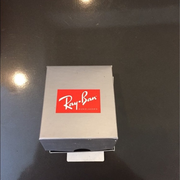 RayBan 4105 Wayfarer Folding Sunglasses - Picture 4 of 4