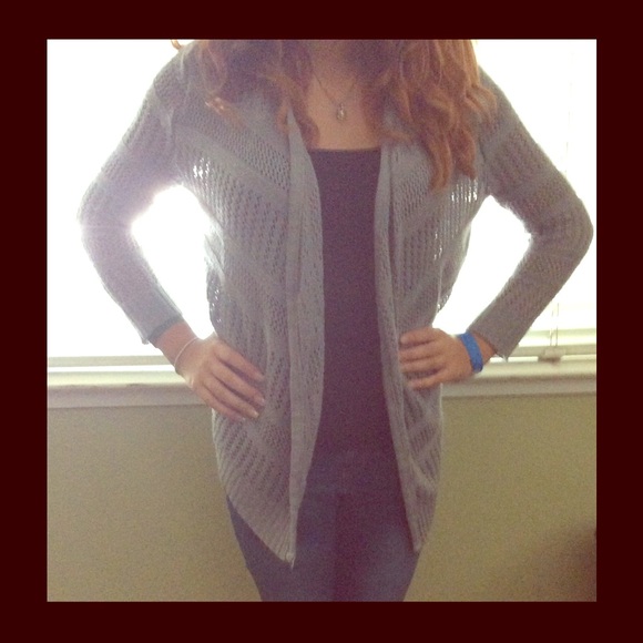 Gray cardigan - Picture 1 of 3