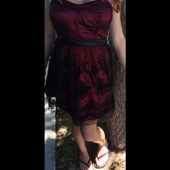 Dark dress - Picture 1 of 1