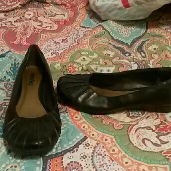 Flat loafers, Unlisted brand