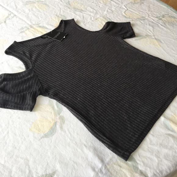 Top shop  blouse fits size Small!