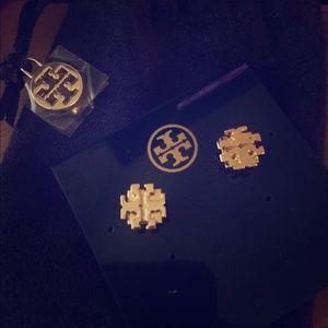 Tory burch logo stud earrings