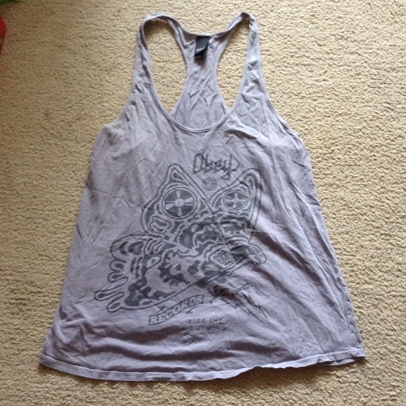Medium Obey Tank