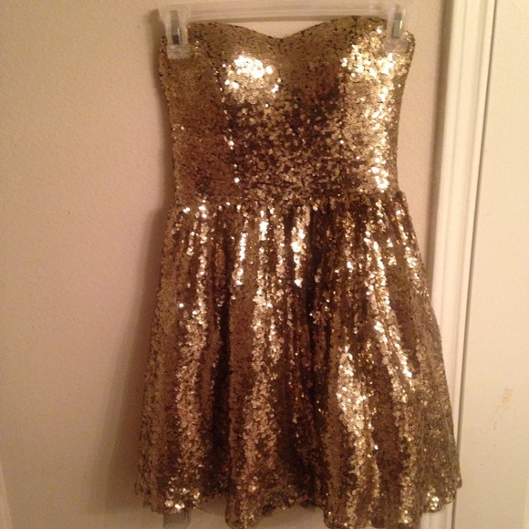 Gold sequined homecoming dress