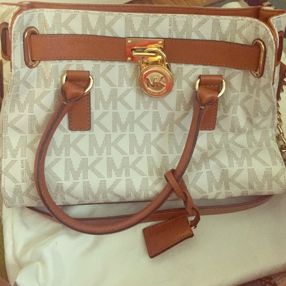 Satchel handbag