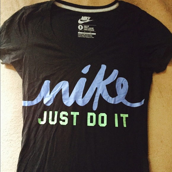 Nike women's tee shirt