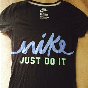 Nike women's tee shirt