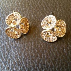 Ellegant gold tone earings