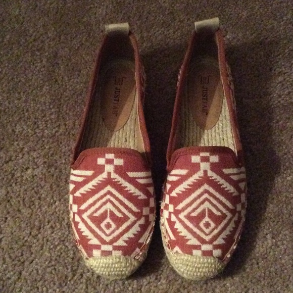 Aztec print flats new - Picture 2 of 3