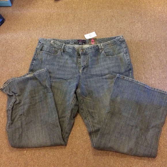 🚫SOLD🚫Torrid boot cut jeans size 26 - Picture 1 of 3